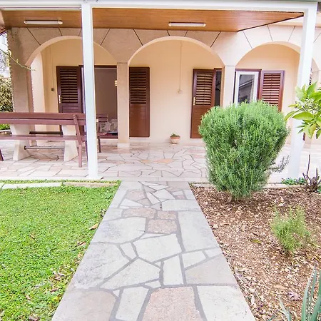 Apartment Carpe Diem Trogir Exterior photo